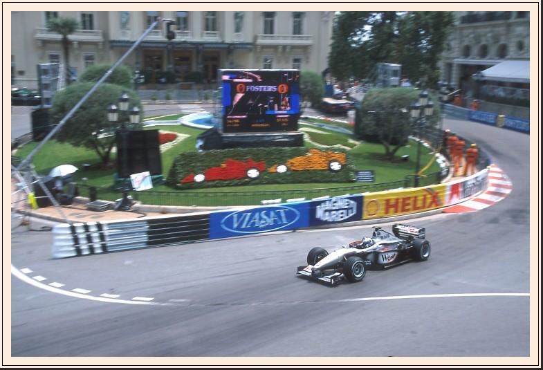 Mon00-02-c04-Coulthard.jpg