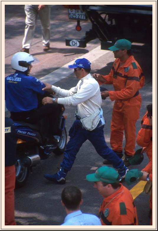 Mon00-14-p01-Alesi.jpg