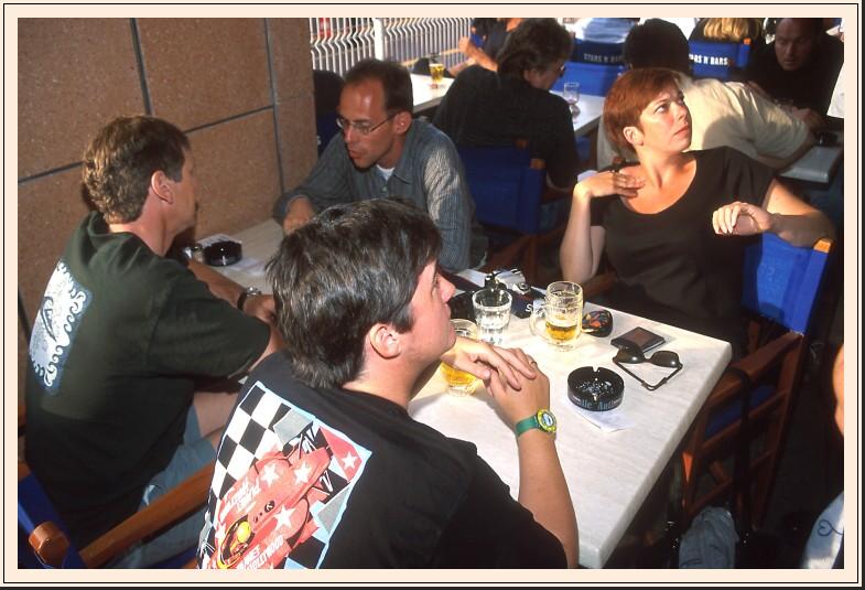 Mon00-friends-05.jpg